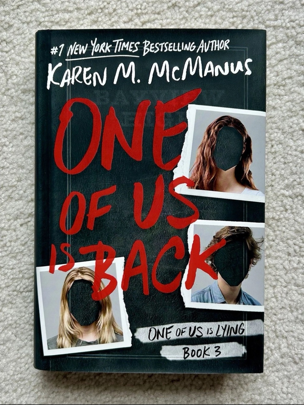 One of Us is Lying - Hardcovers - Picture 12 of 14